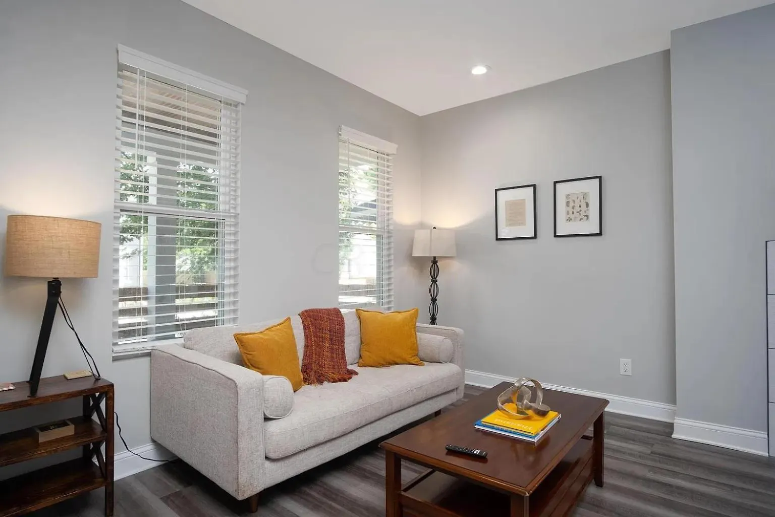 Beautiful 4 Bedroom House Near Downtown Columbus With Garage Parking And Backyard 別荘